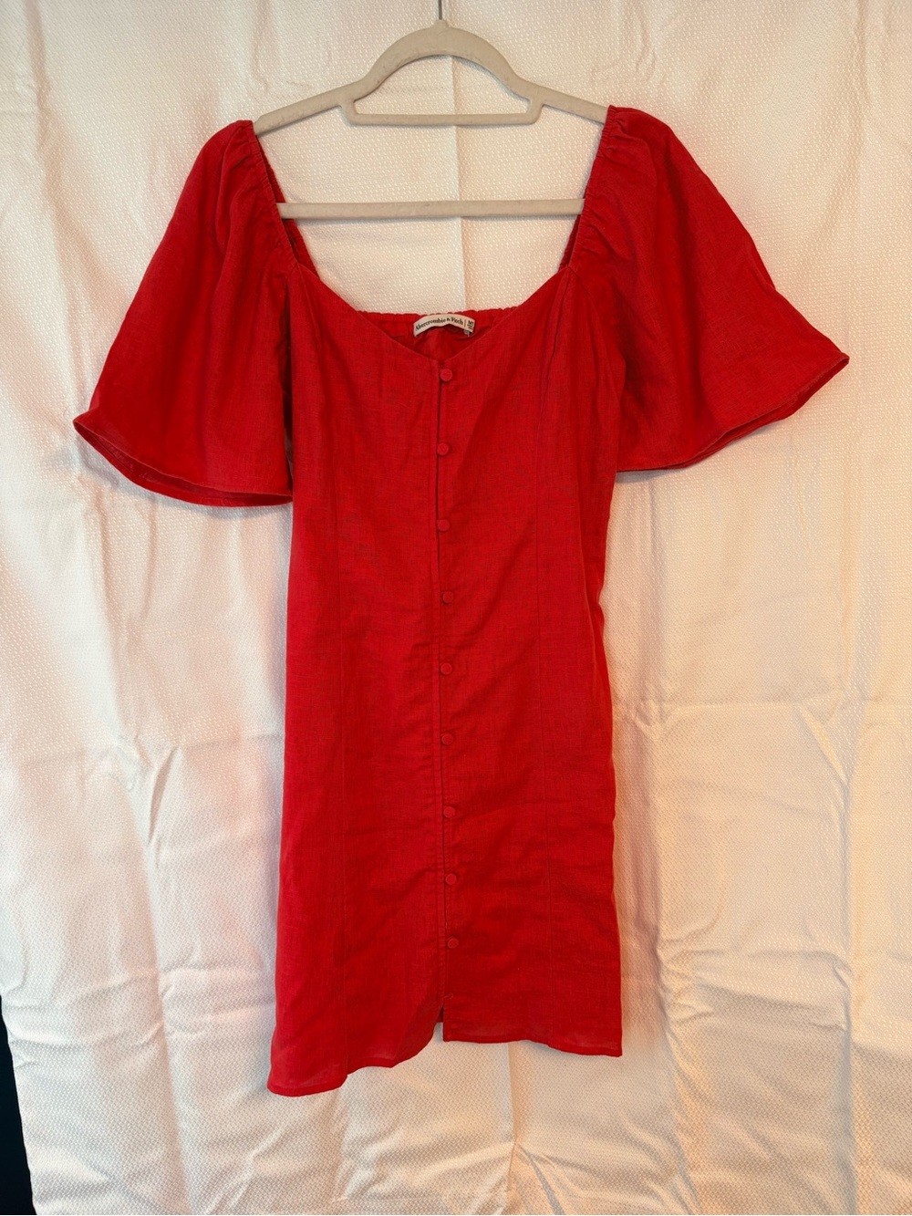 Abercrombie red linen dress- size MT- missing bottom button price reflects